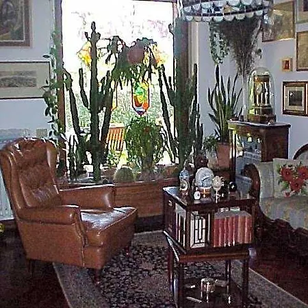 Les Fleurettes Bed & Breakfast
