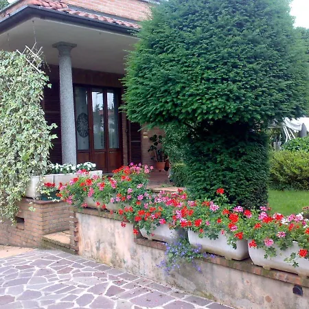 Les Fleurettes Bed & Breakfast *