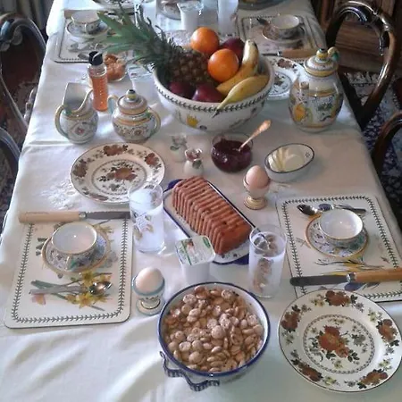 Les Fleurettes Bed & Breakfast *